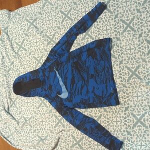 Youth boys Nike dri-fit hoodie size large